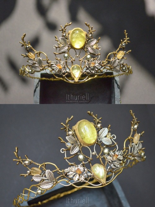 sosuperawesome: Crowns and Tiaras Ithuriell on Etsy