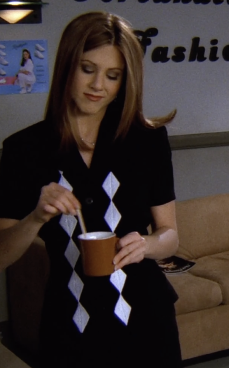 rachelgreensclothes: Season 3 episode 11Do you want my pickle? Rachel had the best outfit in this sh