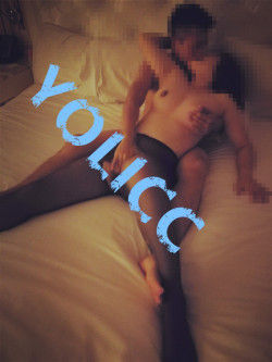 yolicc7: YOLICC -（三） 3p处女秀 在和单男一周的交流过后，终于可以实施3p行动了。我和老婆很期待，同时又有点紧张。