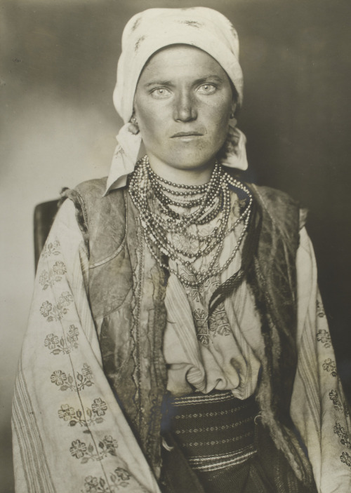 EllisIsland Immigrants: Ruthenian Womanca.1905–14Photographer: Augustus F. Sherman (American; 1865–1
