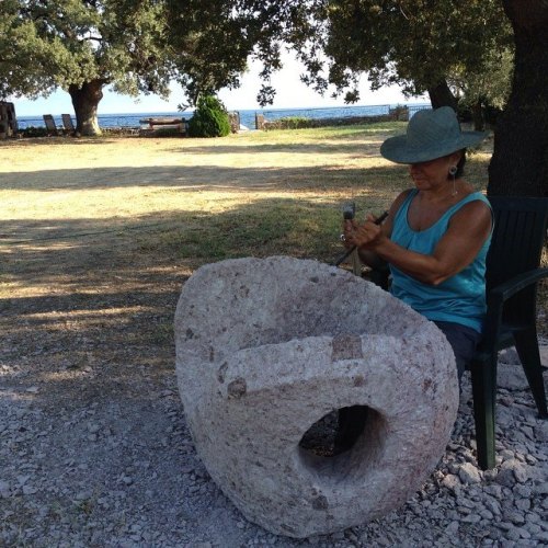 Sabrina Fresko working on her &lsquo;Wave&rsquo;&rsquo;, 2014