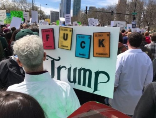 pianogem:weavemama:THIS MARCH NEEDED TO HAPPEN #MarchForScience I like how they used “DOgGoS” instea