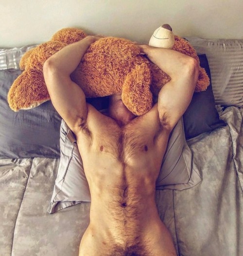 biteofcherry:@onsunnyside this makes me think of Curtis sleeping in Cherry’s bed. All naked, c
