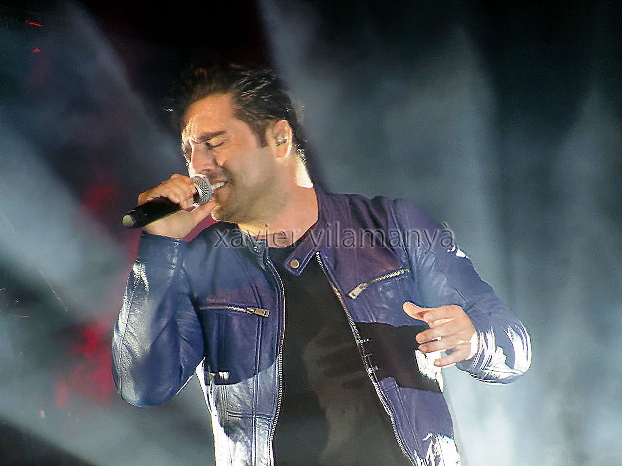 fat-male-celebrities:  David Bustamante, famous Spanish singer..how did he get so