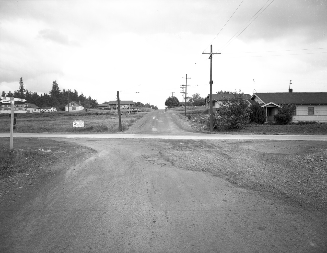 Intersection of Lombard and NE 60th, Portland - June 14th, 1943.
Photo Art Collection, PA# 51635.