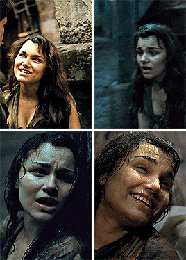 bisexual-eponine:Somewhere beyond the barricade, is there a world you long to see?