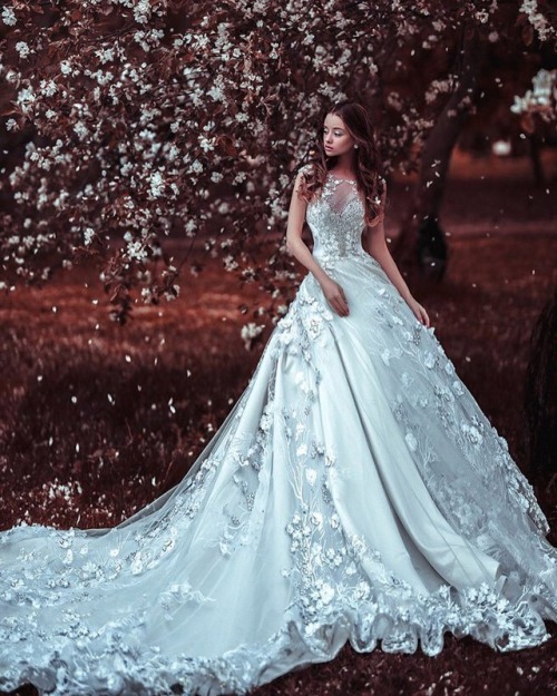 tullediaries:Olga Malyarova DressesIf a traditional lace wedding dress seems too subtle for you, con