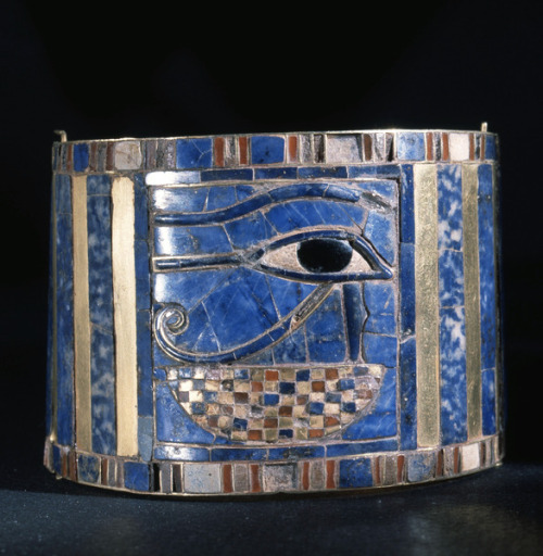 Bracelet of Shoshenq IIOne of a pair of bracelets found on Shoshenq II’s body with representat