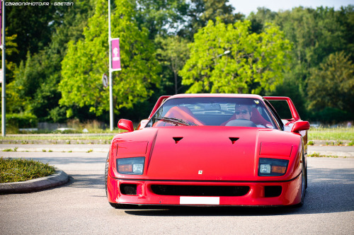 carpr0n: Starring: Ferrari F40 (by Gaetan | www.carbonphoto.fr)