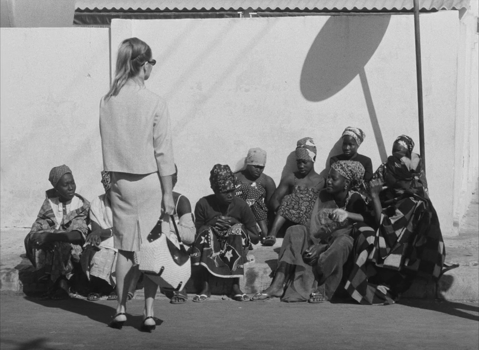 365filmsbyauroranocte:    La noire de… (a.k.a. Black Girl) (Ousmane Sembene, 1966)