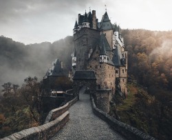 love-personal:“Everyone knows those places you can visit a thousand times but they still put a smile on your face. For me, this is one of them.” - Eltz Castle