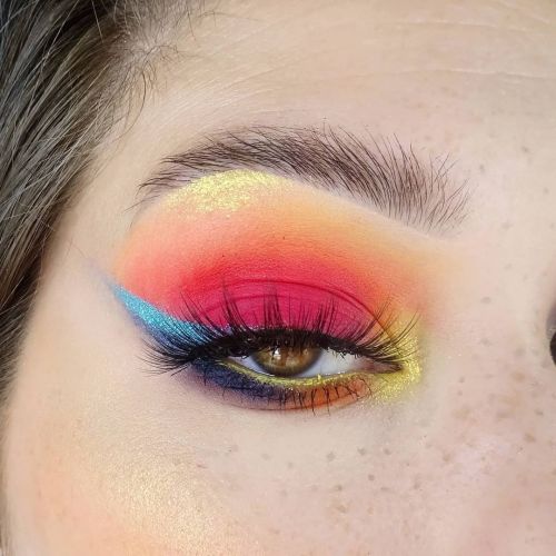 Colourful ❤ Products used: • @beautybaycom By Beauty Bay: Sunset Horizons palette• @plouise_makeup