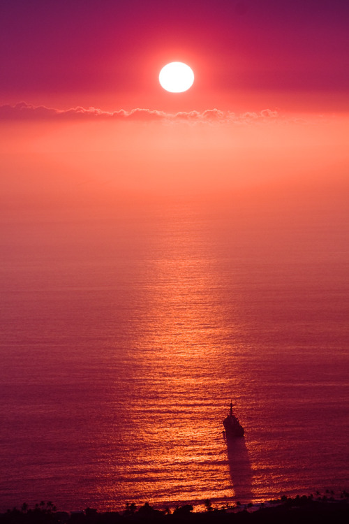 safesexgay:  mystic-revelations:  Ironman Sunset By konaboy  SAFE SEX GAY … AND OTHERS COOL THINGS … 