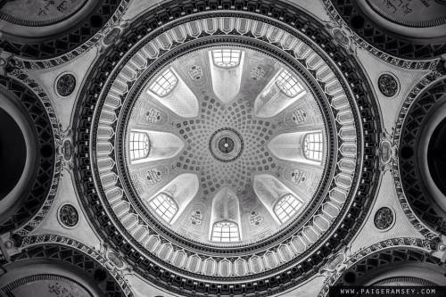 sharing some black and white love today. This was taken at Schwetzingen castle. While the color vers