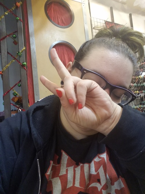 kathyisweird:  I got challenged by @jaffajamjam to stop drop and selfie.  Good lord i look like death. I LOVE RETAIL IN DECEMBER.  Tbh i probs wont tag anyone but plz tag me in ur selfies so i may reboob dem.