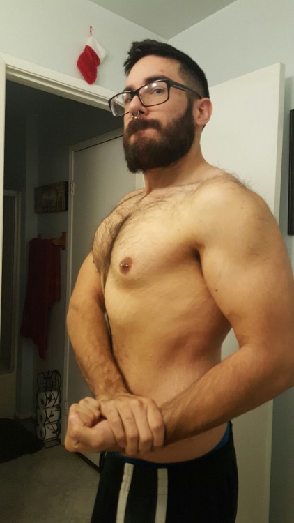 buffbear07:  4 weeks into my cut so far. Also,side chest and side tricep seem to be my strongest poses. I’m ready to make even more progress!