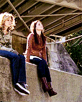 onetreehill-gifs:  favorite outfits: brooke