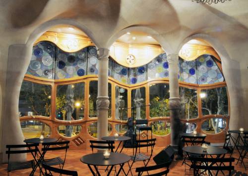 A magic night at Casa Batlo in Barcelona bit.ly/1qbVH32