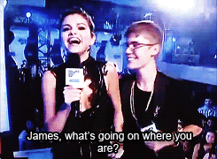 shawnrmendes:  those jelena moments that makes me wanna kill myself: When Justin kissed Selena at the end of the interview in the VMA's 2011. 