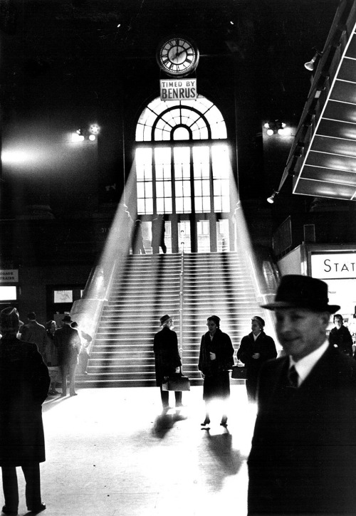 Undr:  Horst Schäfer. New York. Pennsylvania Station, 1962