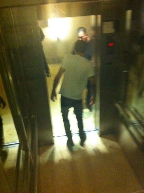 im-fearless:Zayn, a little drunk yesterday at the hotel in Buenos Aires. (05/04)