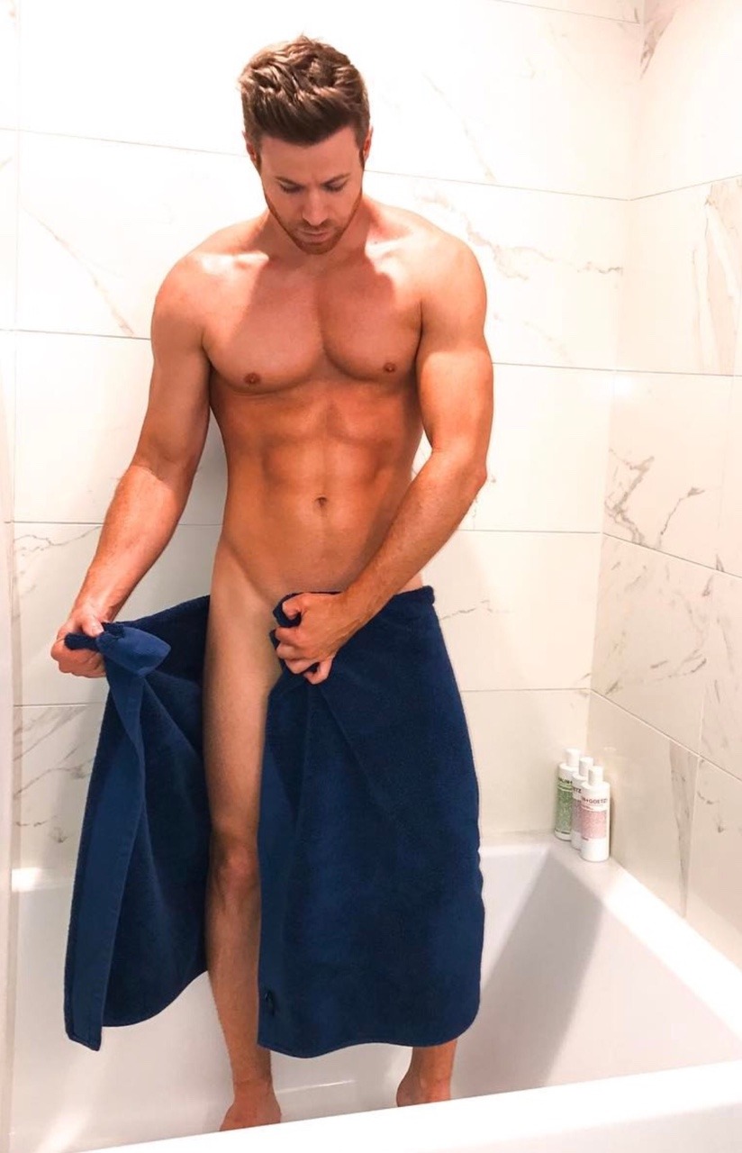 celebritybodybuge:  Ashley Parker Angel from oTown and Wicked  Instagram Part 2