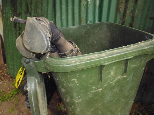 thehumiliater: recyclable garden rubbish