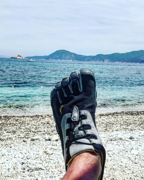 With my five fingers. #capobianco #isoladelba #elba #elbaisland #livorno #toscana #italy #italia #fi