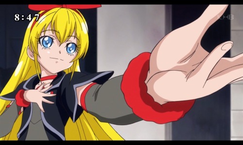everythings-again:  - DokiDoki! Precure 15 Screens - 01à07 - Regina-chan enfin au devant :p