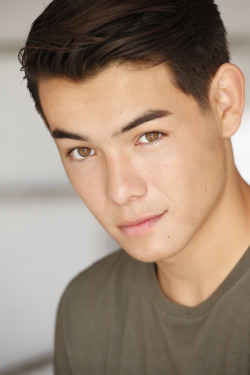 hotfamousmen:  Ryan Potter