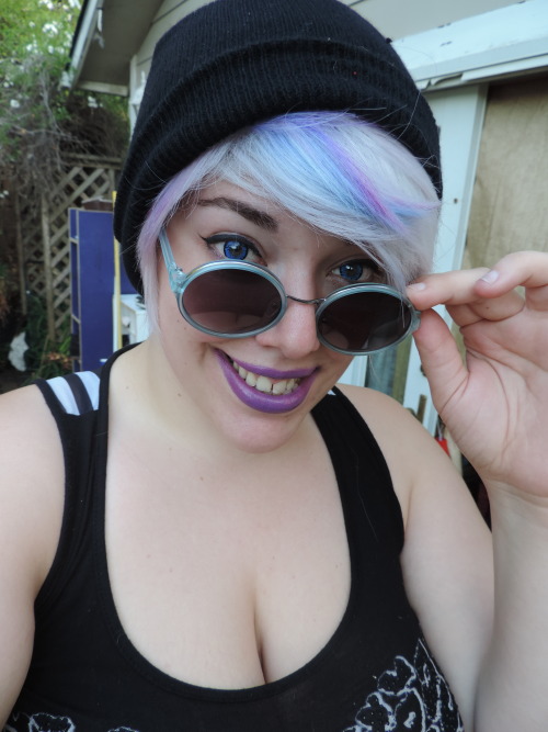 hypnomilk:I put on some purple lipstick today so I thought I’d show offmaybe put on some contacts an