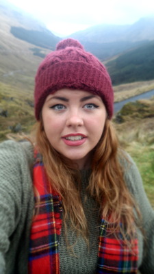 chubby-bunnies:  This is my second submission, I absolutely love this page. Every girl is beautiful! UK size 18 Loch Fyne, Scotland. Stereotype Scottish person with ginger hair and wearing tartan. The hair is dyed ;)  http://astrozombied.tumblr.com 