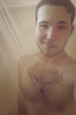 thebeardedguyy:Shower time!