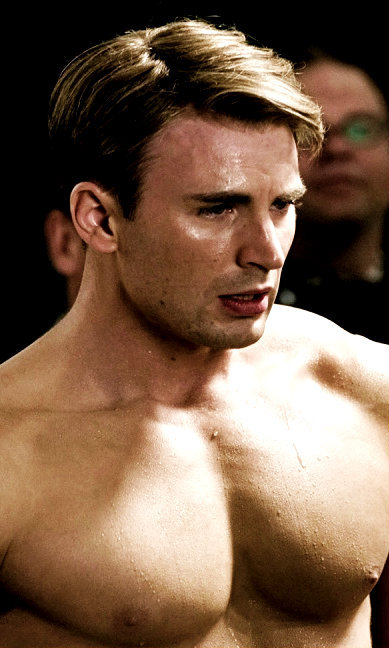 cinnamon-byuns:Birthday Presents for Gracie:Chris Evans’ profile