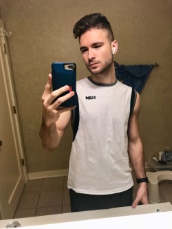 aboundlessvoid:do AirPods negatively impact thirst traps