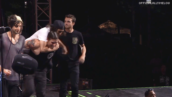acrocephlaous:  officialalltimelow:  There are normal people who accept their awards