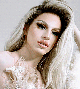 tocapturethisvoice:AQUARIA: HIGH FASHION TRANSFORMATION