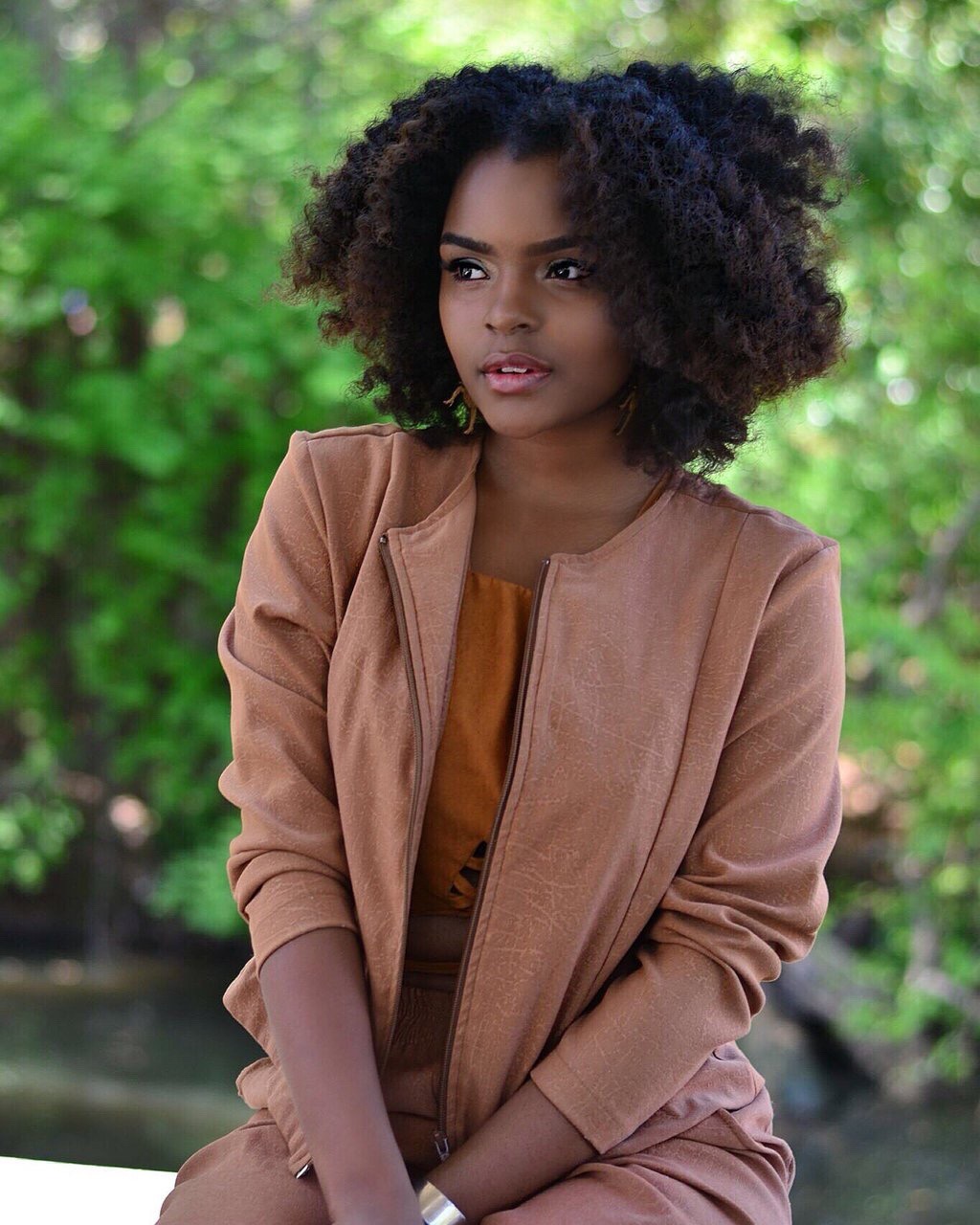 plussizedhiiipy:  iamhannalashay:  I completely forgot it was dark skin appreciation