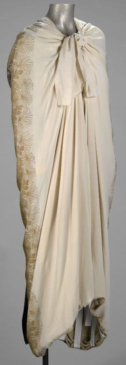 Evening CapeGabrielle ‘Coco’ ChanelHouse of Chanel1927This evening cape is constructed o