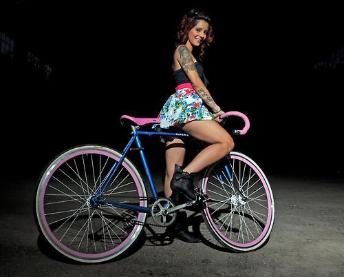 girls-on-bicycles:  Girls On Bicycle