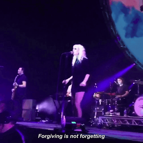 suffocateorletgo: Lyric change in Forgivness - Qudos Bank Arena, Sydney