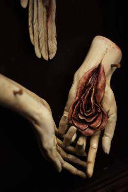 trooperrot:Emil Melmoth sculptures. This guy is amazing.