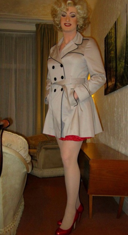starstruckgurlfan: Dorothy was not in Kansas anymore ………… Gorgeous woman