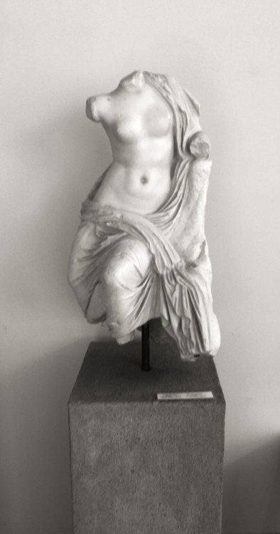 lady-iwilltouchyouwithmymind:Aphrodite.Archaeological museum, Thessaloniki. © LIWTYWMM