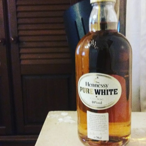 Finally got bae to come thru. She sitting pretty until the 4th 😍 #WhiteHenny #Hennessy #WhiteHennessy https://www.instagram.com/p/BzJtum_AQ-I/?igshid=1p6dtvl50uhs5