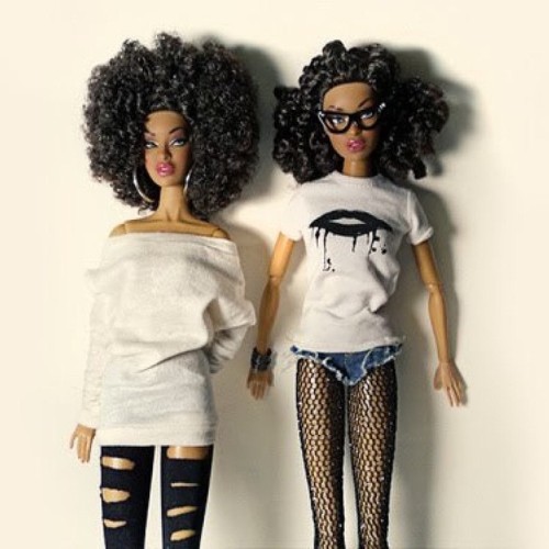 Happy Monday lovelies!! Stay super FLYY. We know these natural Barbies are. #BlackGirlFly #BlackGirl