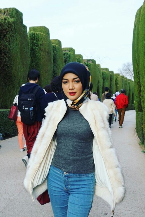 reincarnationss: fa-ze-16:  malayeasyumbrella:  malayeasyumbrella:  malayeasyumbrella:     Eyka ni b