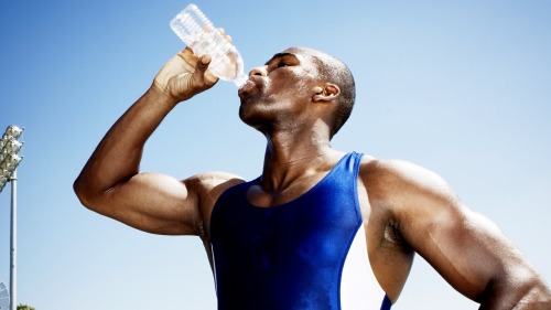 discoverynews:  What Happens To Your Body When You’re Dehydrated? You’d be surprised.Humans can survive for weeks without food, but only a few days without water. Water helps balance the chemicals that keep your body working: It fills our cells, helps