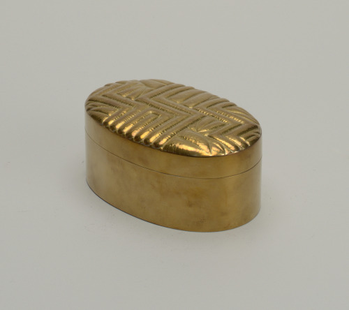 ein-bleistift-und-radiergummi:Josef Hoffmann Brass-Silver Box, ca.1915.