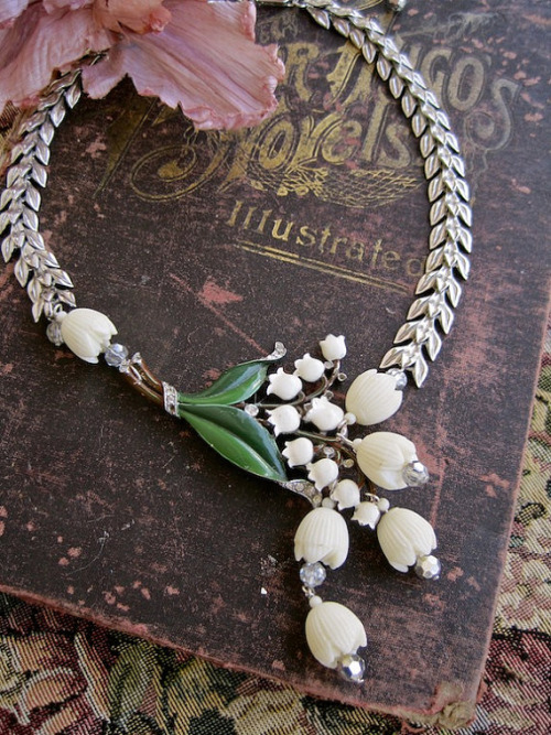 OOOOHHHHHH! I will be needing this. Lily of the Valley! 😍